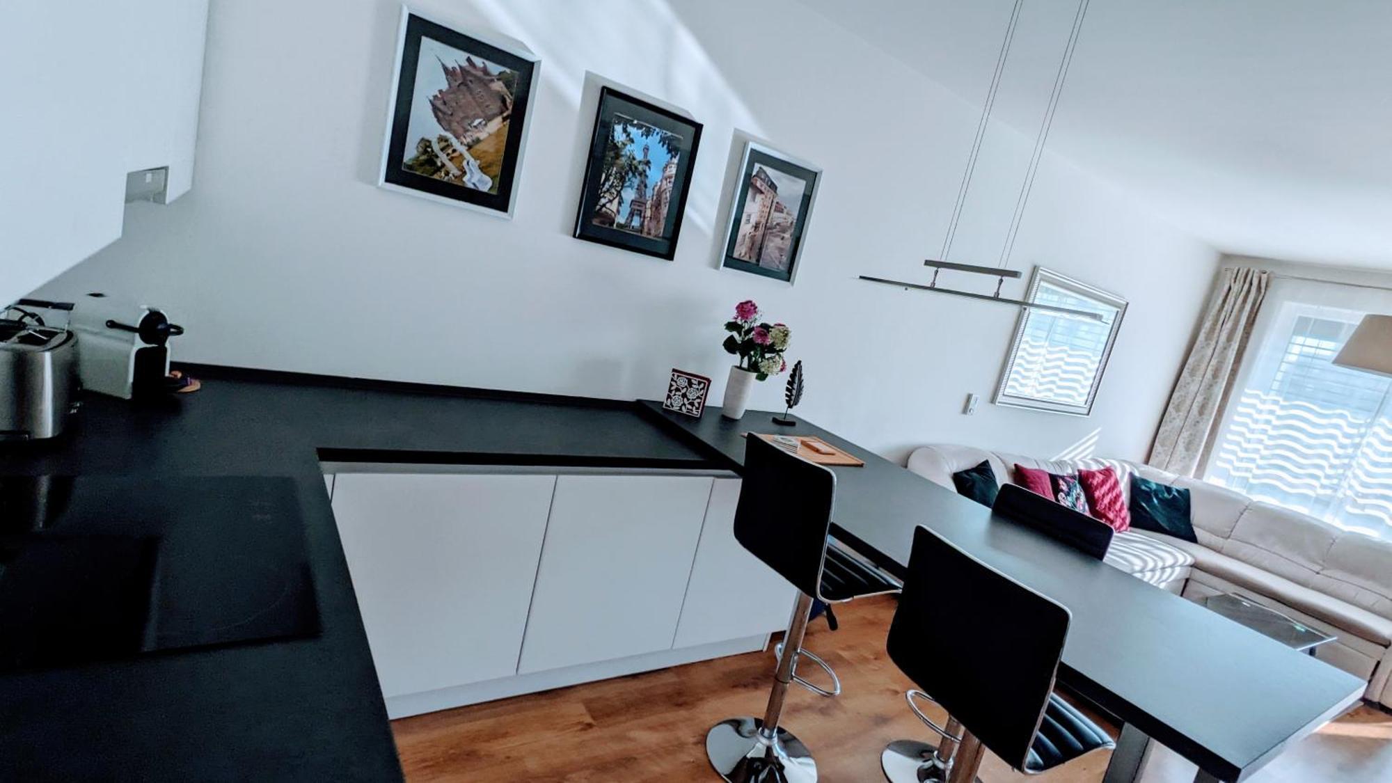 E1 Luxury Oldtown Apt - 2X Parking, Foodstore, Pcscreen, Netflix, Unlimited Music, Crib, Babychair, Fastwifi, Aircon Кошице Екстер'єр фото